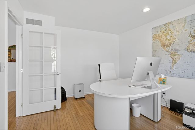 328 Four Seasons Drive, Lake Orion Village, MI 48360