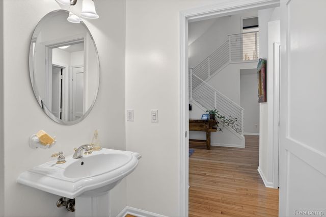 328 Four Seasons Drive, Lake Orion Village, MI 48360