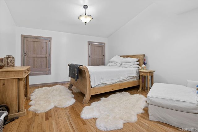 328 Four Seasons Drive, Lake Orion Village, MI 48360