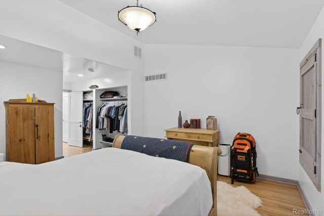 328 Four Seasons Drive, Lake Orion Village, MI 48360