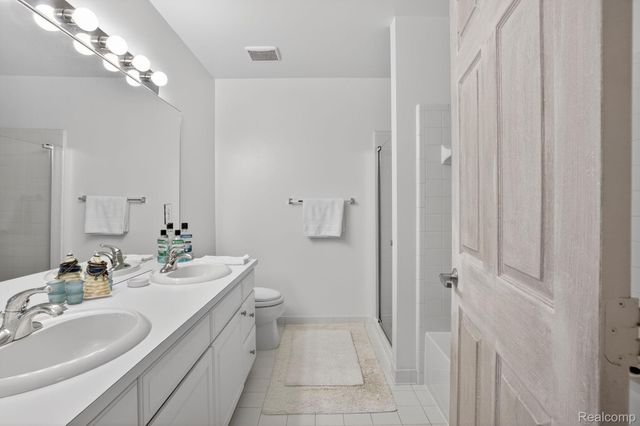 328 Four Seasons Drive, Lake Orion Village, MI 48360