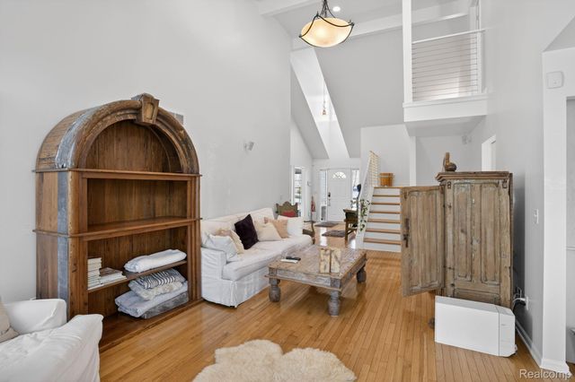 328 Four Seasons Drive, Lake Orion Village, MI 48360