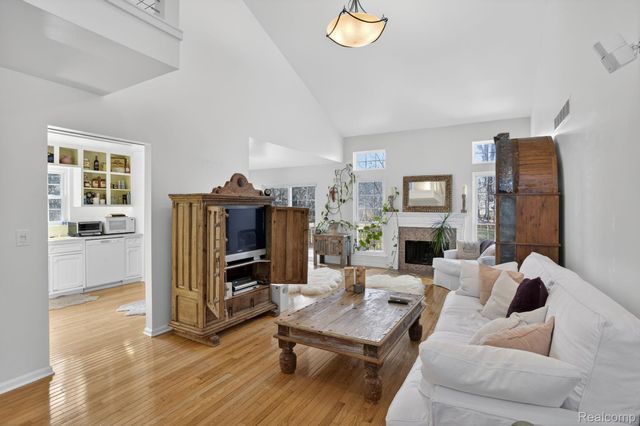 328 Four Seasons Drive, Lake Orion Village, MI 48360