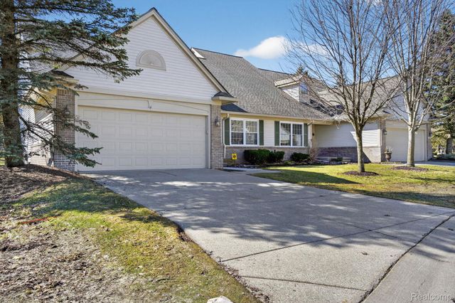 328 Four Seasons Drive, Lake Orion Village, MI 48360