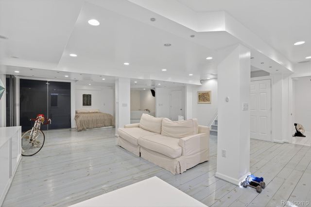 328 Four Seasons Drive, Lake Orion Village, MI 48360