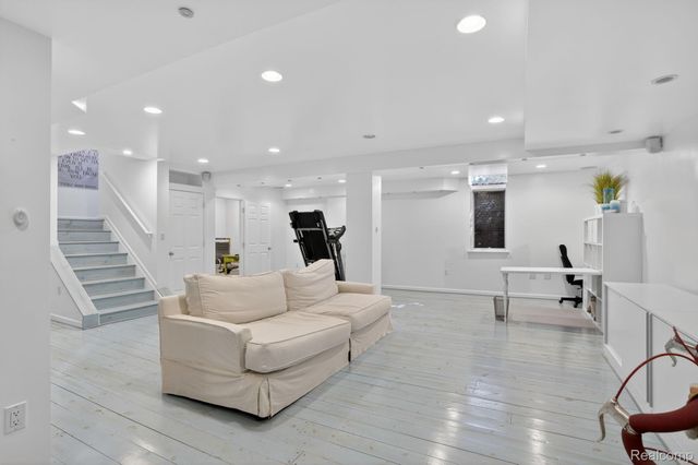 328 Four Seasons Drive, Lake Orion Village, MI 48360