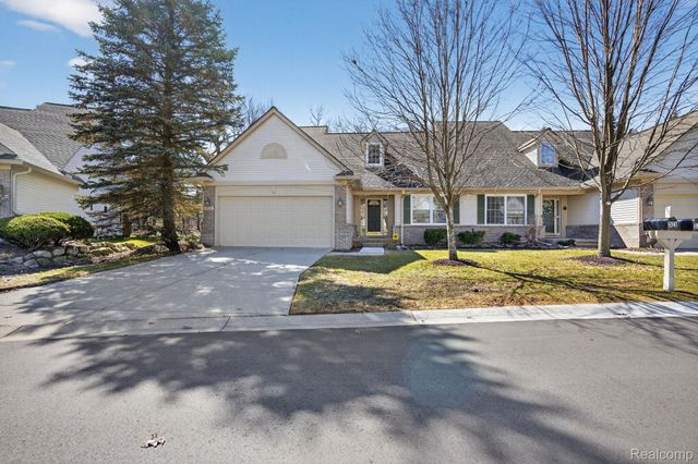 328 Four Seasons Drive, Lake Orion Village, MI 48360
