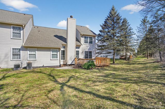 328 Four Seasons Drive, Lake Orion Village, MI 48360