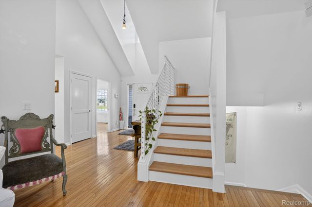 328 Four Seasons Drive, Lake Orion Village, MI 48360