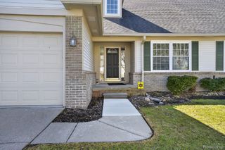 328 Four Seasons Drive, Lake Orion Village, MI 48360