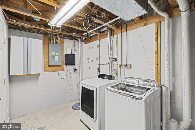 16 HARDWOOD DR, Rosedale, MD 21237