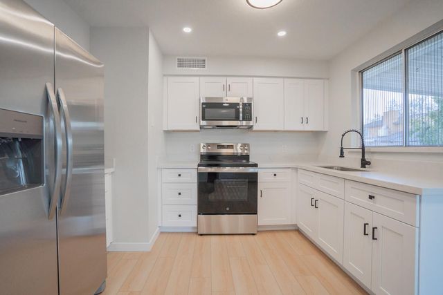 3142 N 78th Drive, Phoenix, AZ 85033