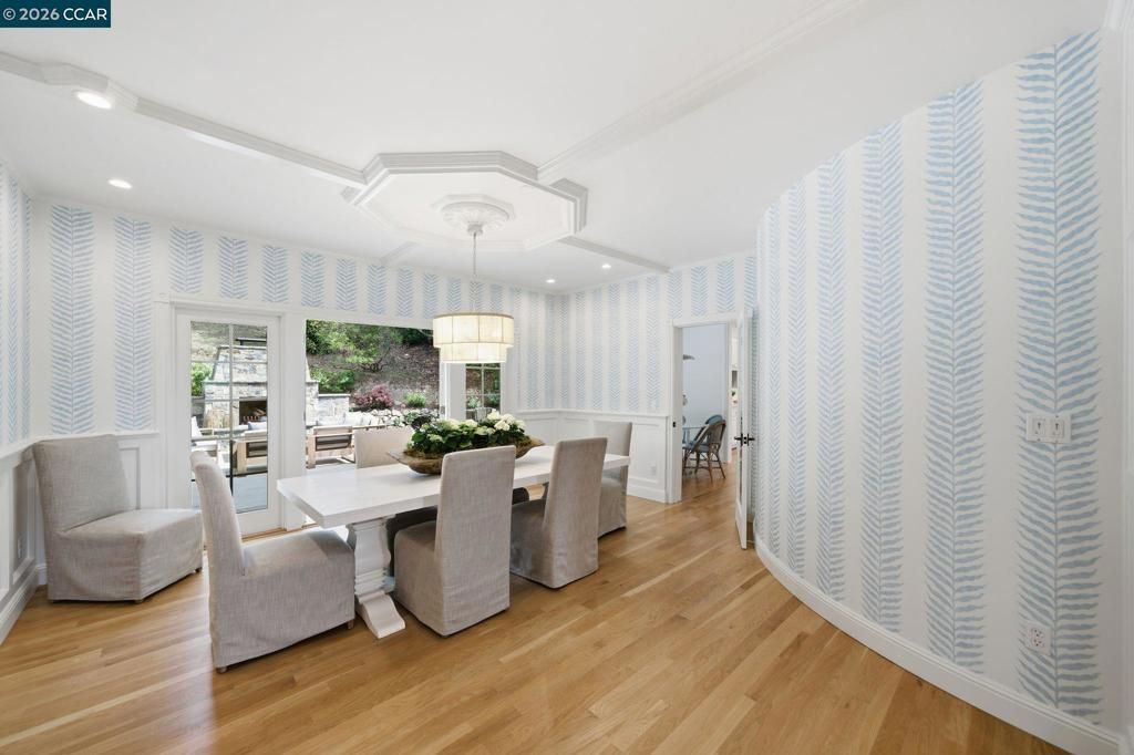 Image 18 of property listing at 3 Honey Hill Ct, Orinda, CA 94563