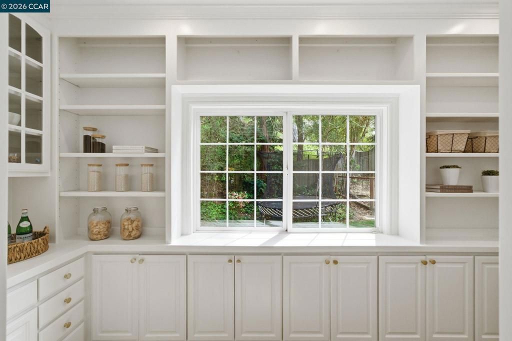 Image 29 of property listing at 3 Honey Hill Ct, Orinda, CA 94563