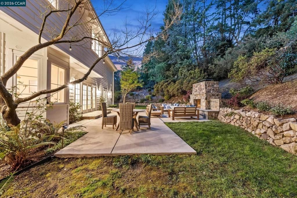 Image 57 of property listing at 3 Honey Hill Ct, Orinda, CA 94563