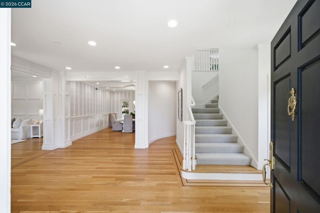 Image 6 of property listing at 3 Honey Hill Ct, Orinda, CA 94563