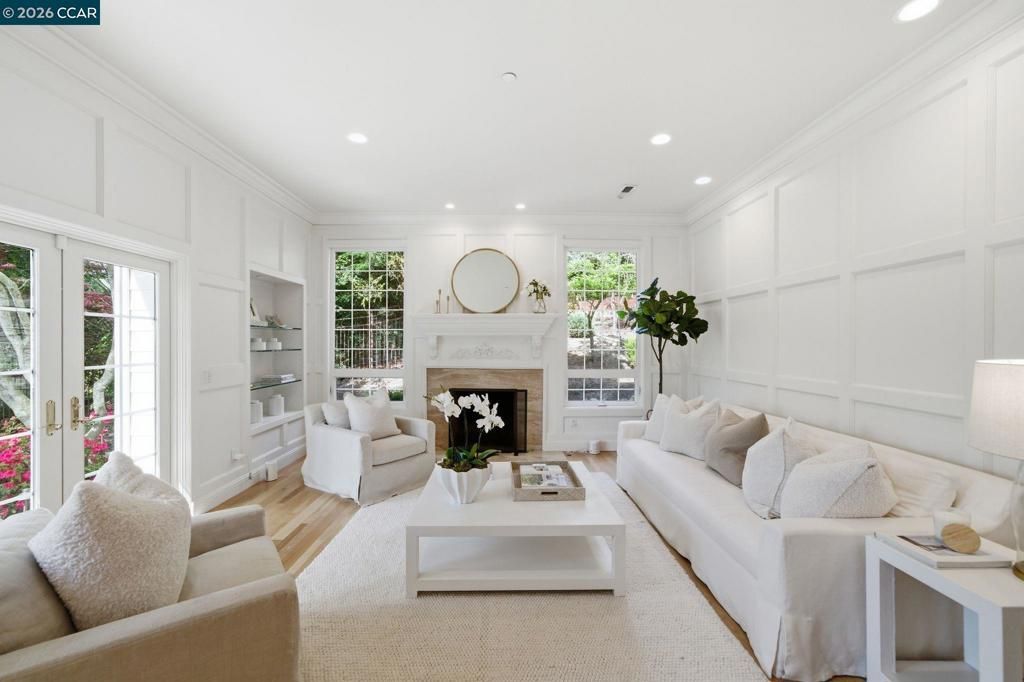 Image 7 of property listing at 3 Honey Hill Ct, Orinda, CA 94563