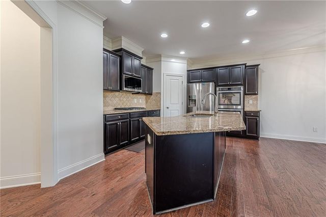 1225 Roswell Manor Circle, Roswell, GA 30076