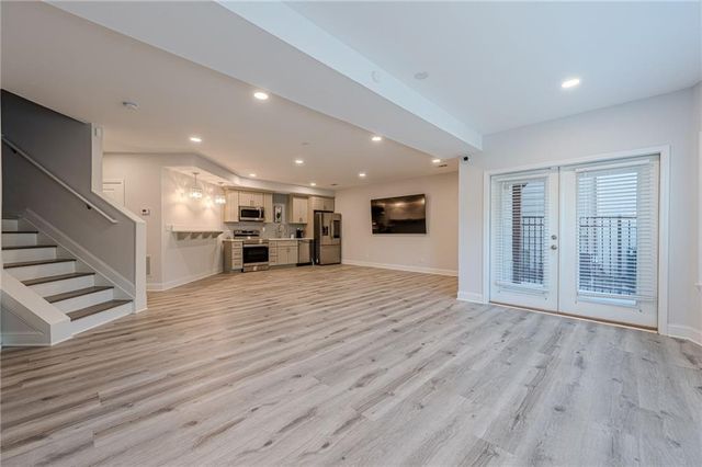 1225 Roswell Manor Circle, Roswell, GA 30076