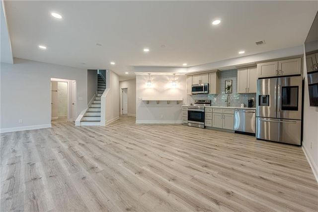 1225 Roswell Manor Circle, Roswell, GA 30076