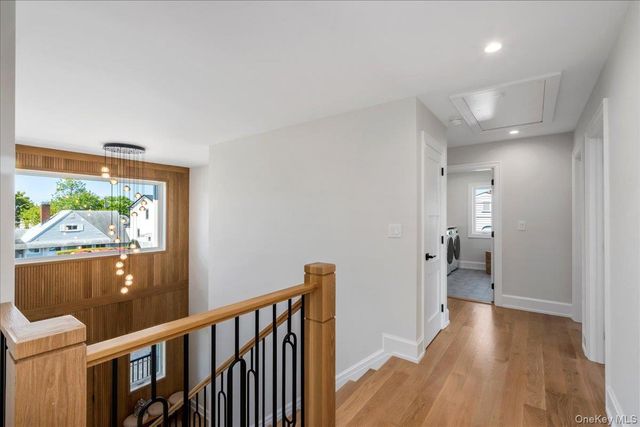 89 Choir Lane, Westbury, NY 11590