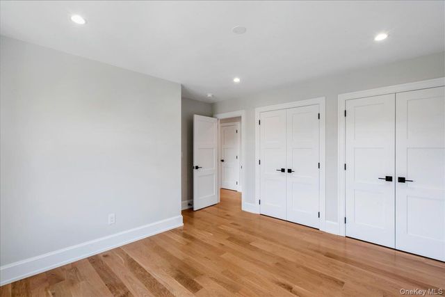 89 Choir Lane, Westbury, NY 11590