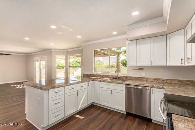 6749 W ORAIBI Drive, Glendale, AZ 85308