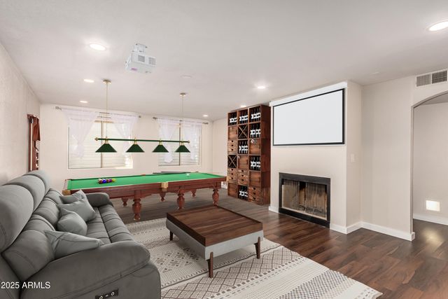 6749 W ORAIBI Drive, Glendale, AZ 85308