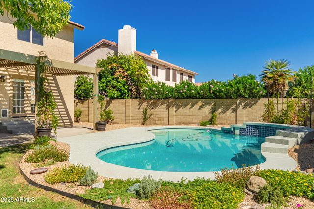 6749 W ORAIBI Drive, Glendale, AZ 85308