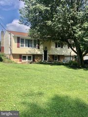 140 ECHO DRIVE, Chambersburg, PA 17202