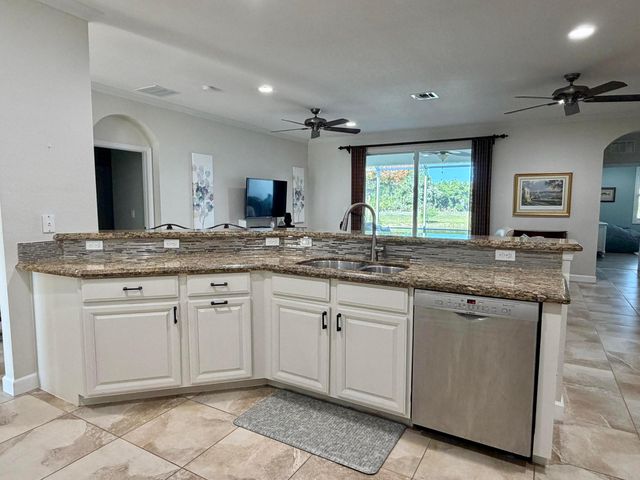 5887 SW Longspur Lane, Palm City, FL 34990