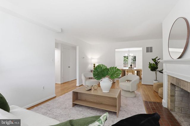 7379 HALLCREST DR, Mclean, VA 22102