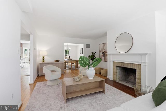 7379 HALLCREST DR, Mclean, VA 22102