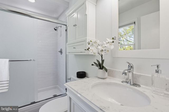 7379 HALLCREST DR, Mclean, VA 22102
