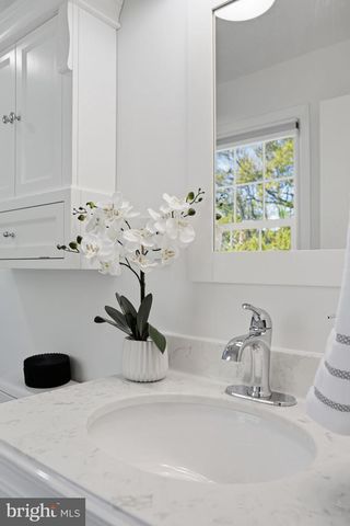 7379 HALLCREST DR, Mclean, VA 22102