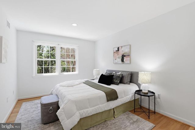 7379 HALLCREST DR, Mclean, VA 22102