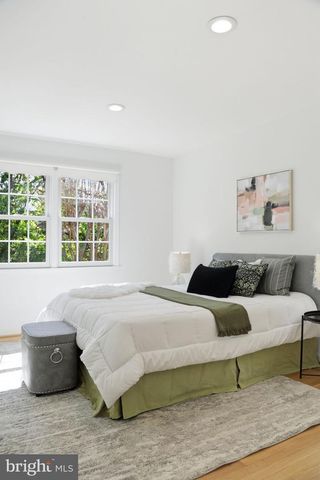 7379 HALLCREST DR, Mclean, VA 22102