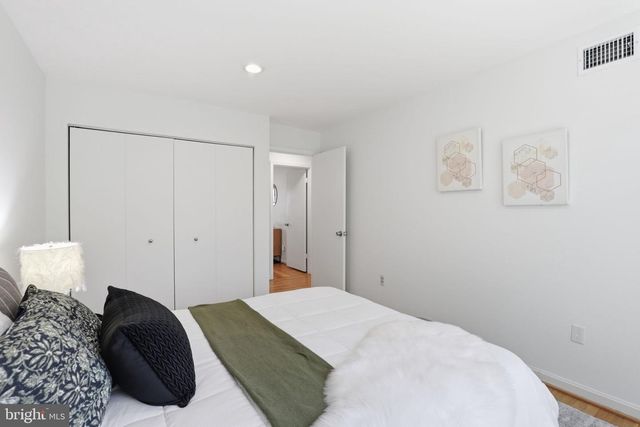 7379 HALLCREST DR, Mclean, VA 22102