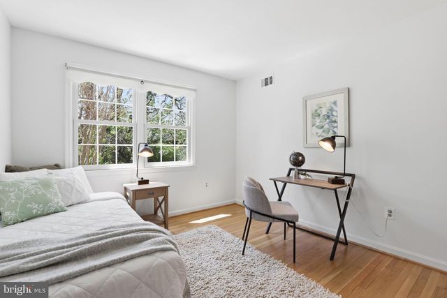 7379 HALLCREST DR, Mclean, VA 22102
