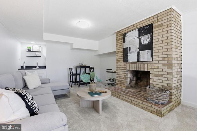 7379 HALLCREST DR, Mclean, VA 22102