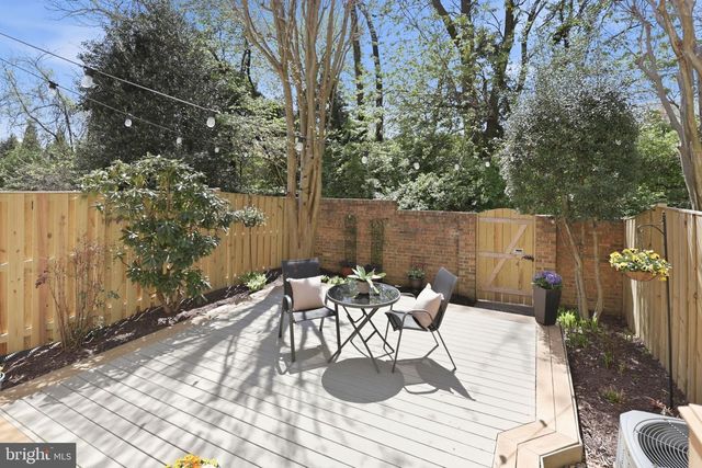 7379 HALLCREST DR, Mclean, VA 22102