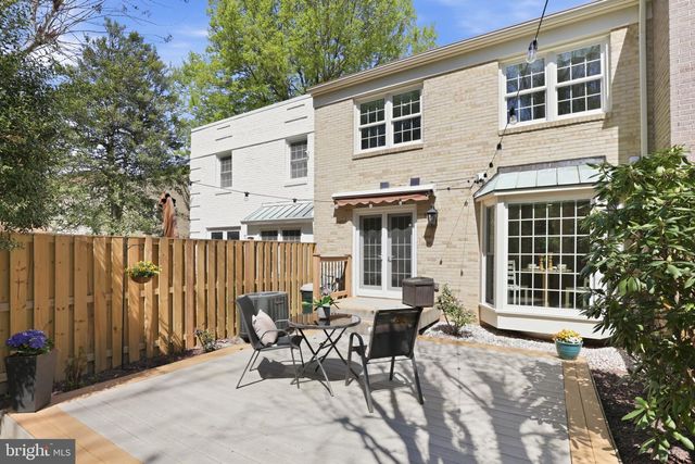 7379 HALLCREST DR, Mclean, VA 22102