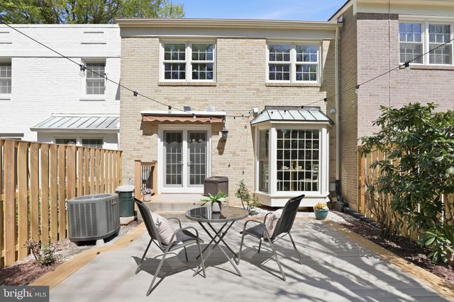 7379 HALLCREST DR, Mclean, VA 22102