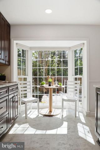 7379 HALLCREST DR, Mclean, VA 22102