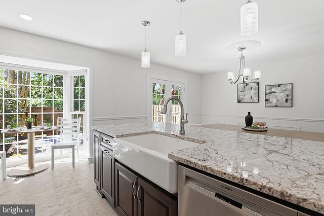 7379 HALLCREST DR, Mclean, VA 22102