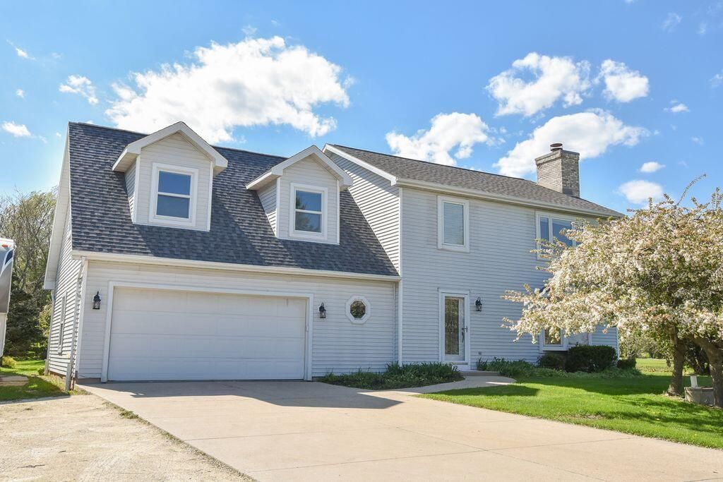511 Cheyenne AVENUE, Grafton, WI 53024