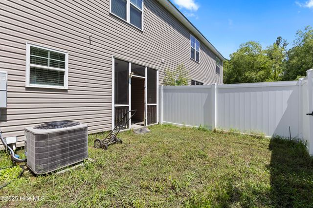 105 Waterstone Lane, Jacksonville, NC 28546