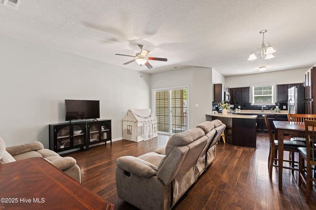 105 Waterstone Lane, Jacksonville, NC 28546