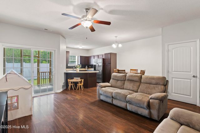 105 Waterstone Lane, Jacksonville, NC 28546
