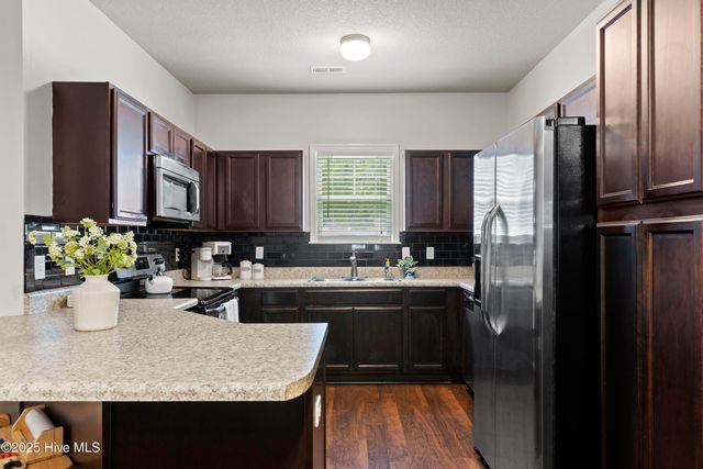 105 Waterstone Lane, Jacksonville, NC 28546